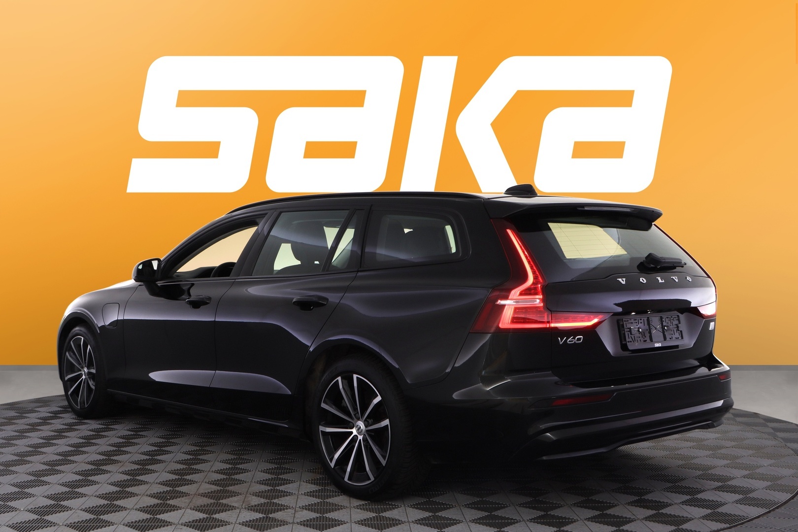 VOLVO V60 2023