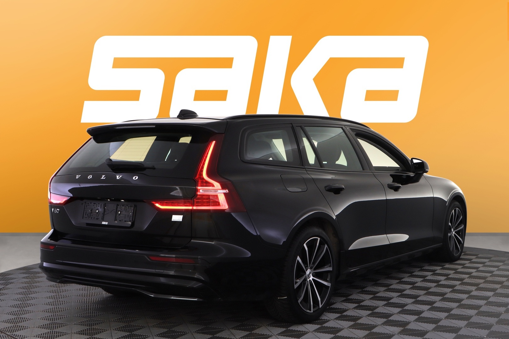VOLVO V60 2023
