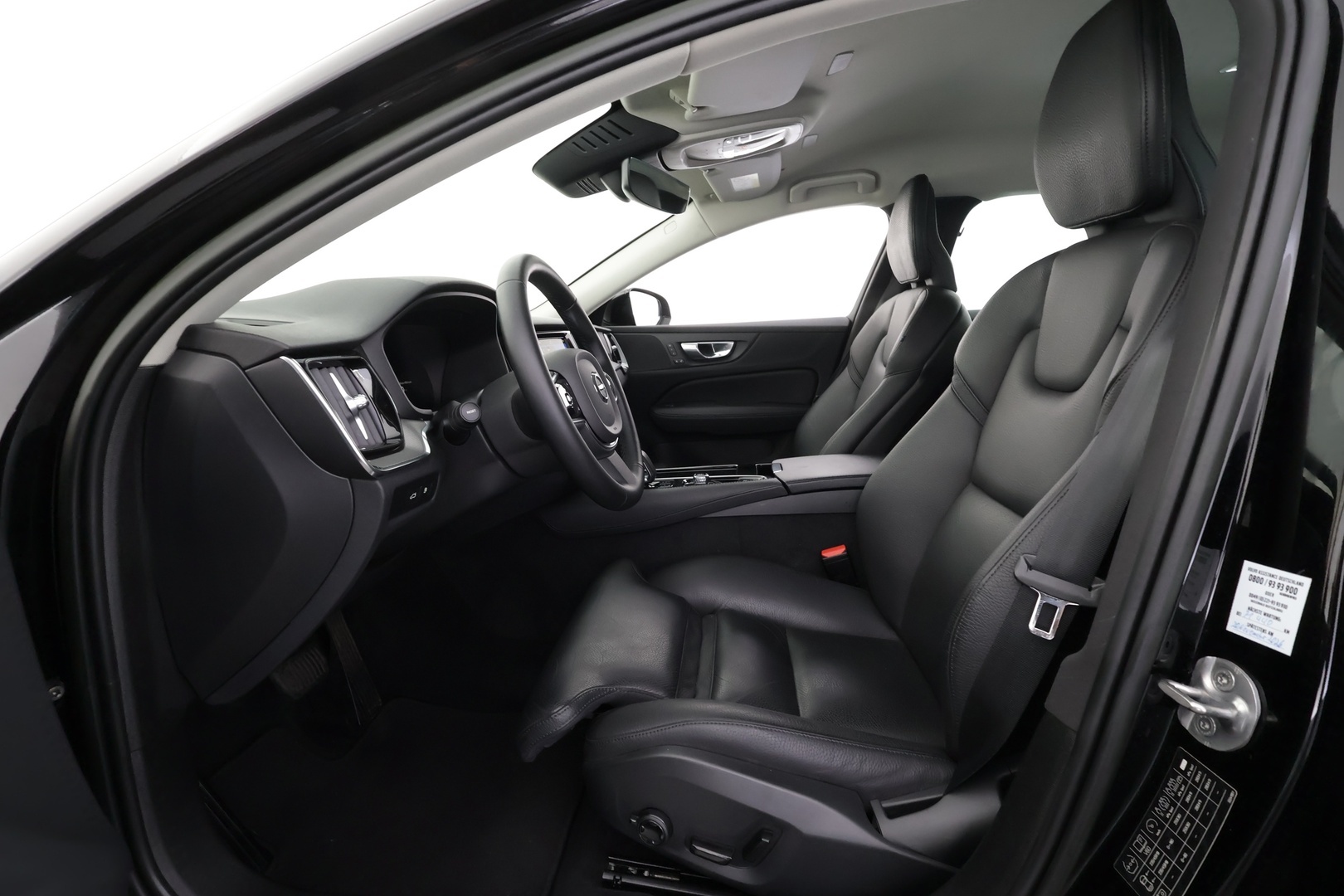 VOLVO V60 2023