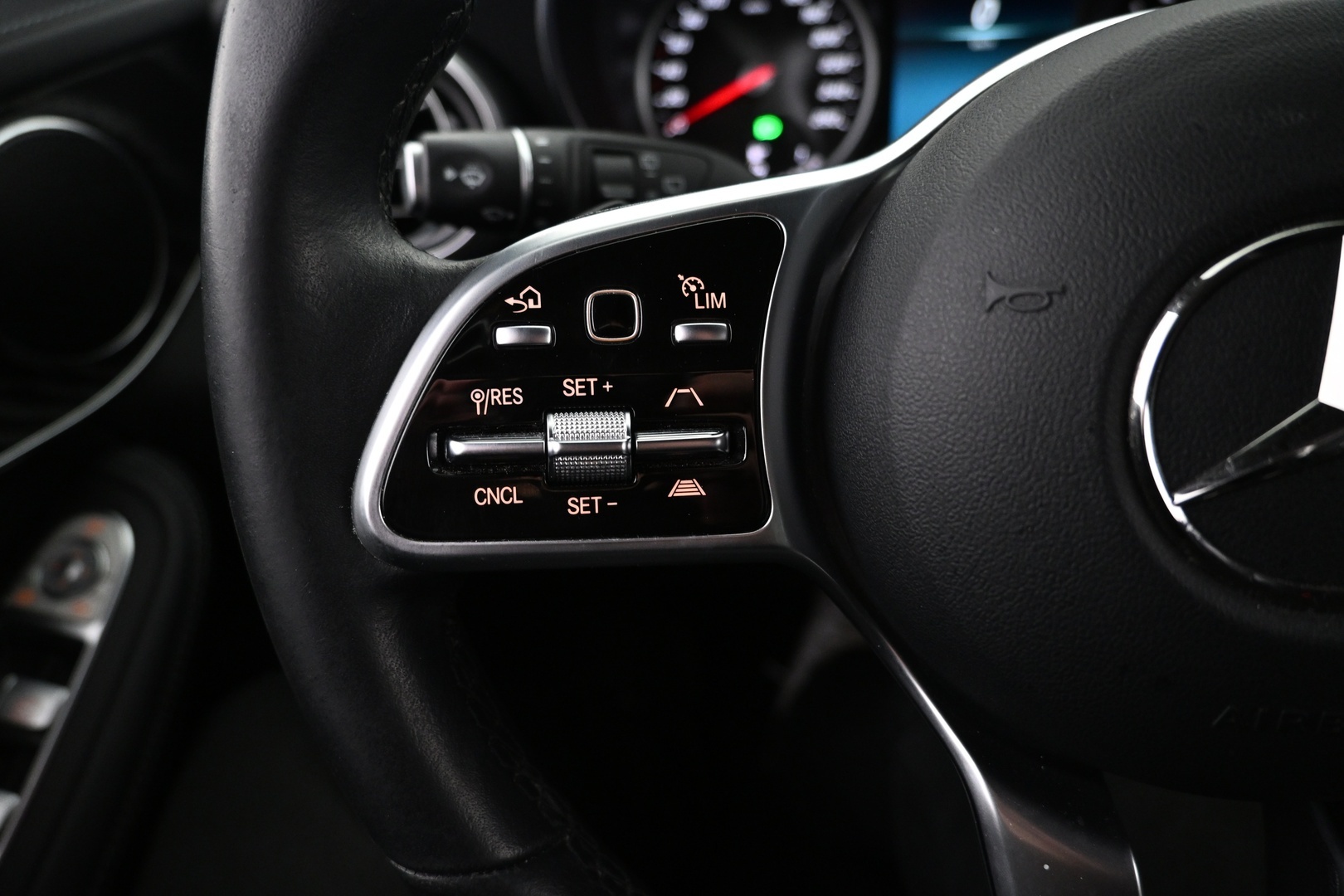 MERCEDES-BENZ GLC 2022