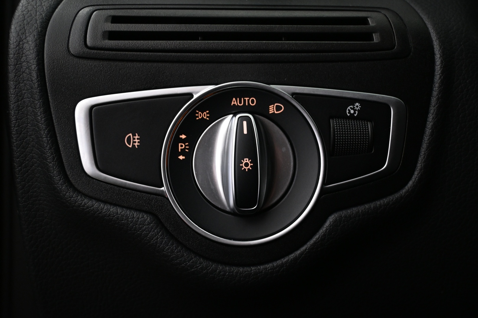 MERCEDES-BENZ GLC 2022