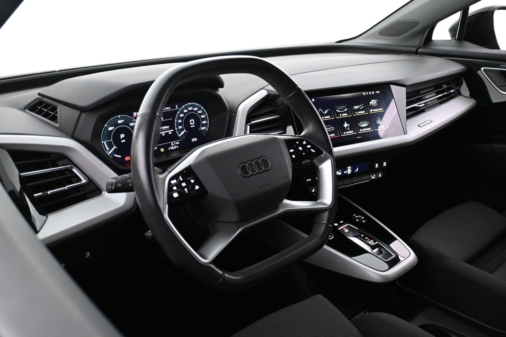 AUDI Q4 e-tron 2022