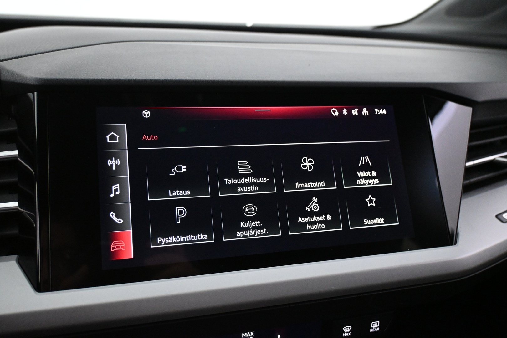 AUDI Q4 e-tron 2022