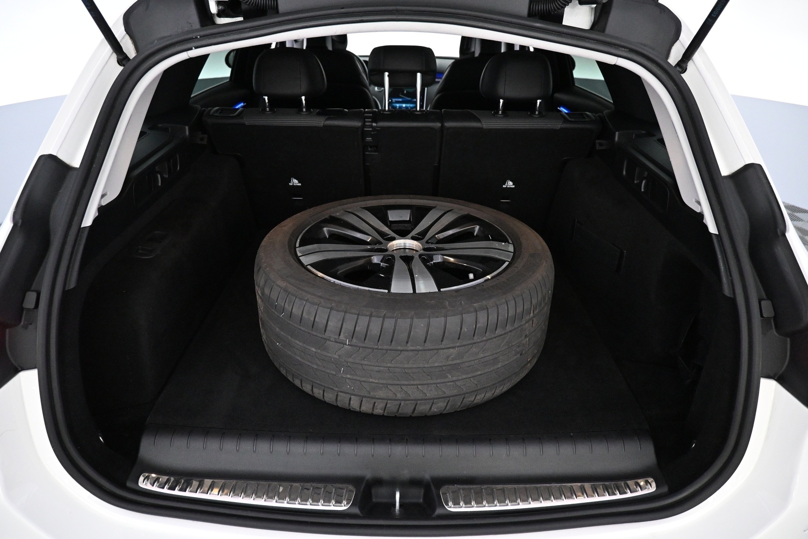 MERCEDES-BENZ C 2023