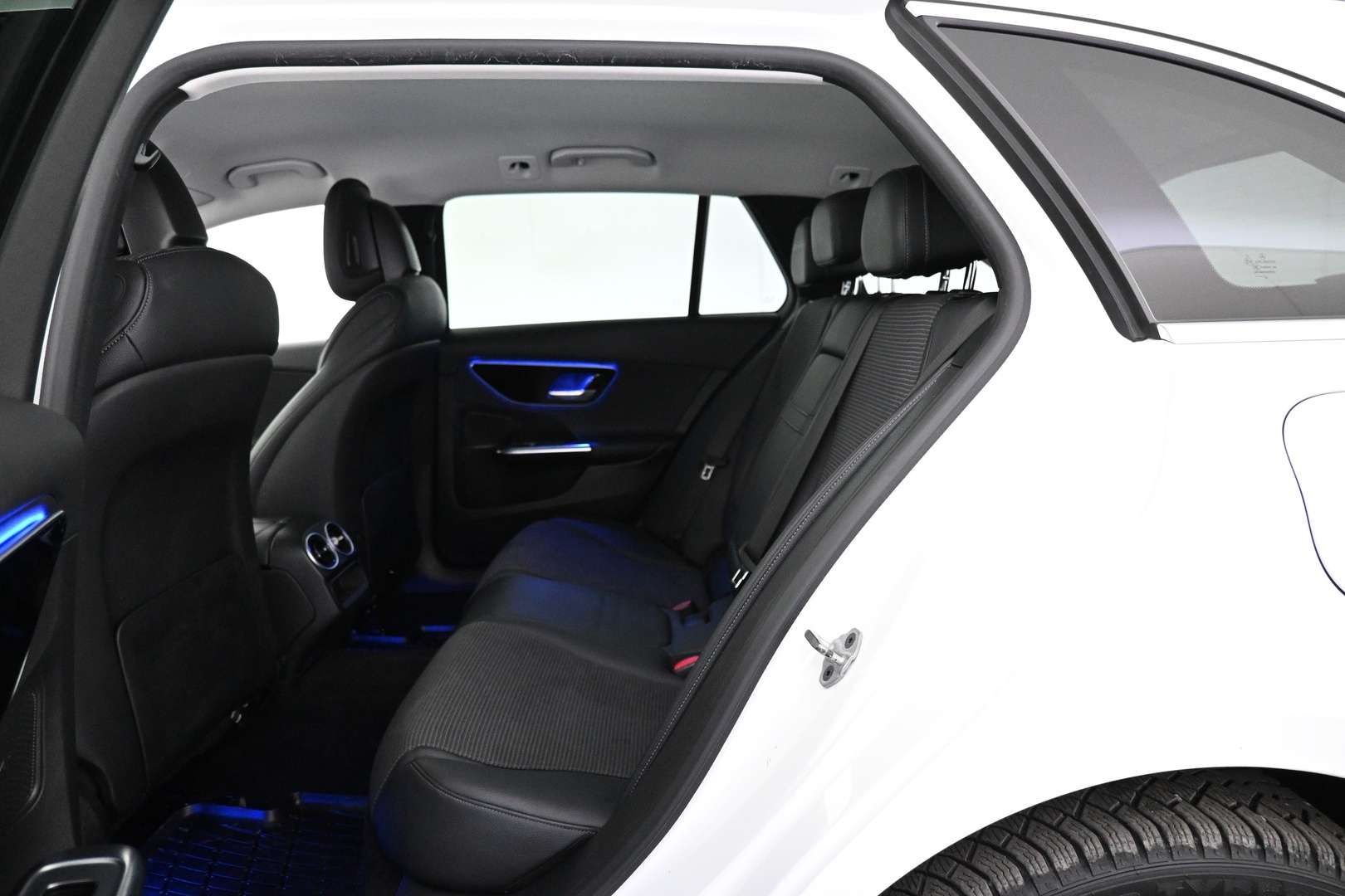 MERCEDES-BENZ C 2023