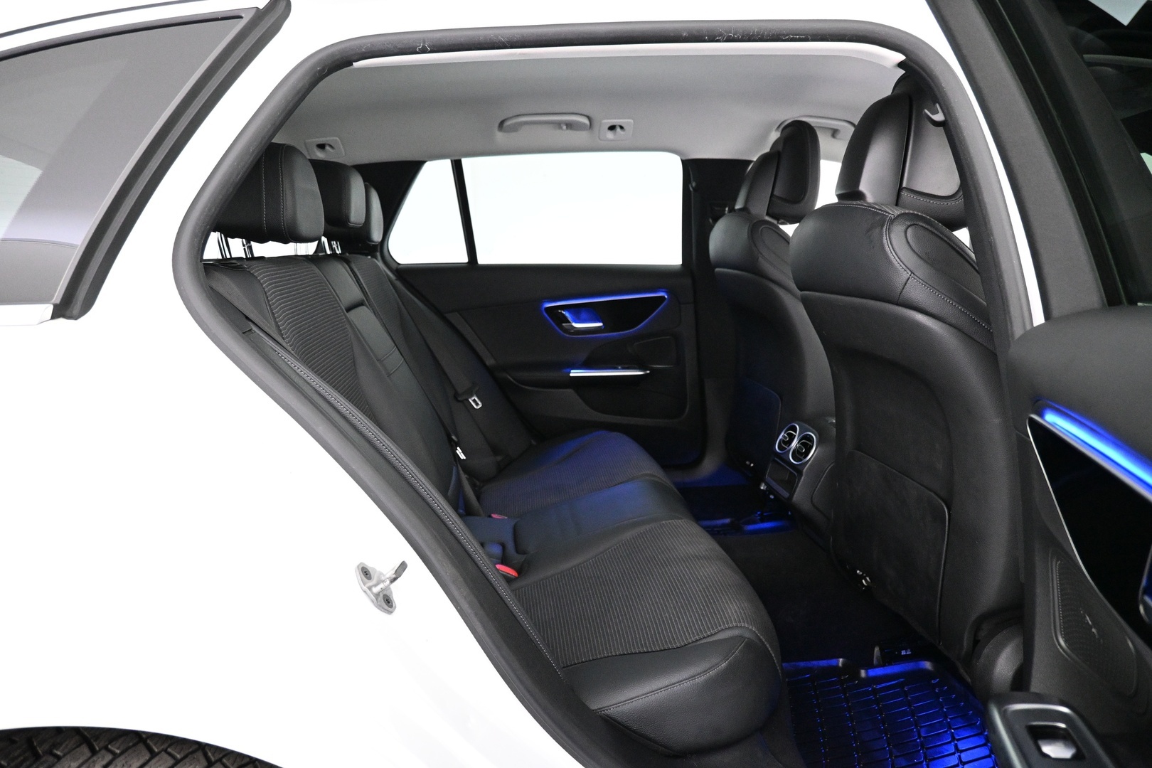 MERCEDES-BENZ C 2023