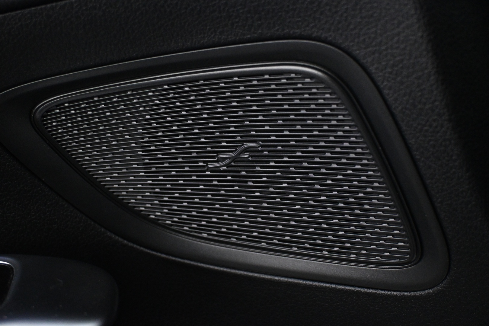 MERCEDES-BENZ C 2023