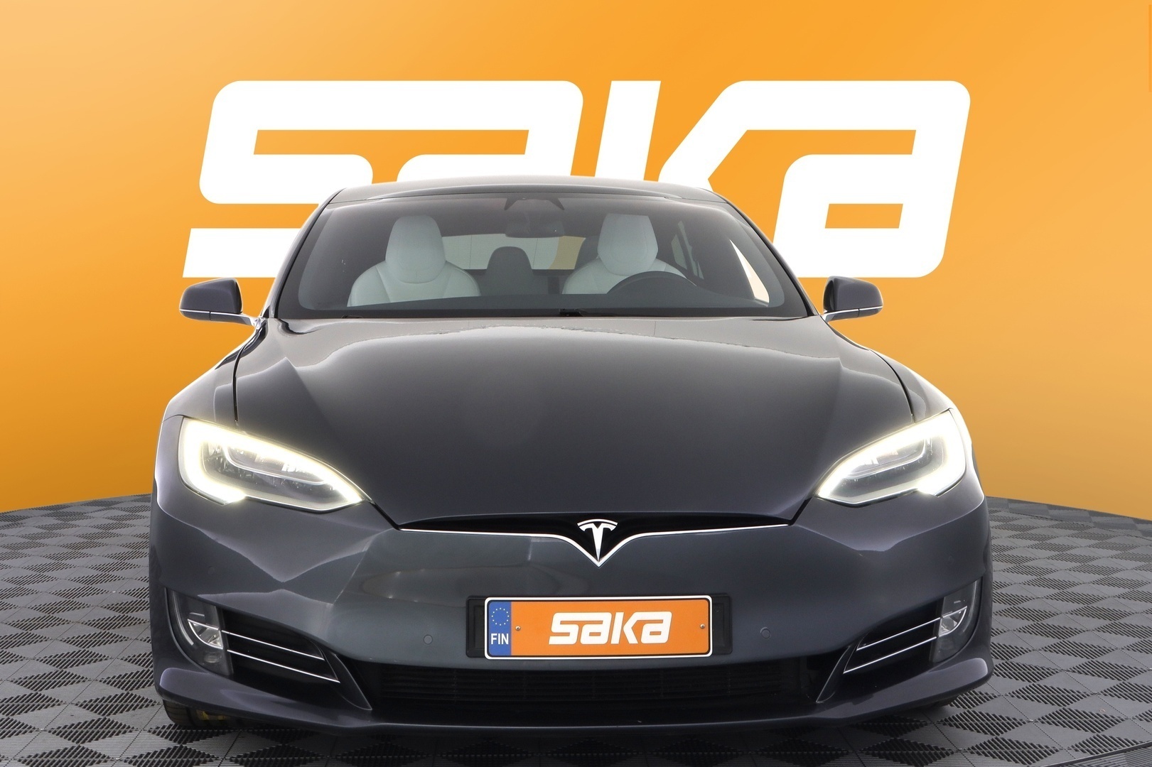 TESLA Model S 2018