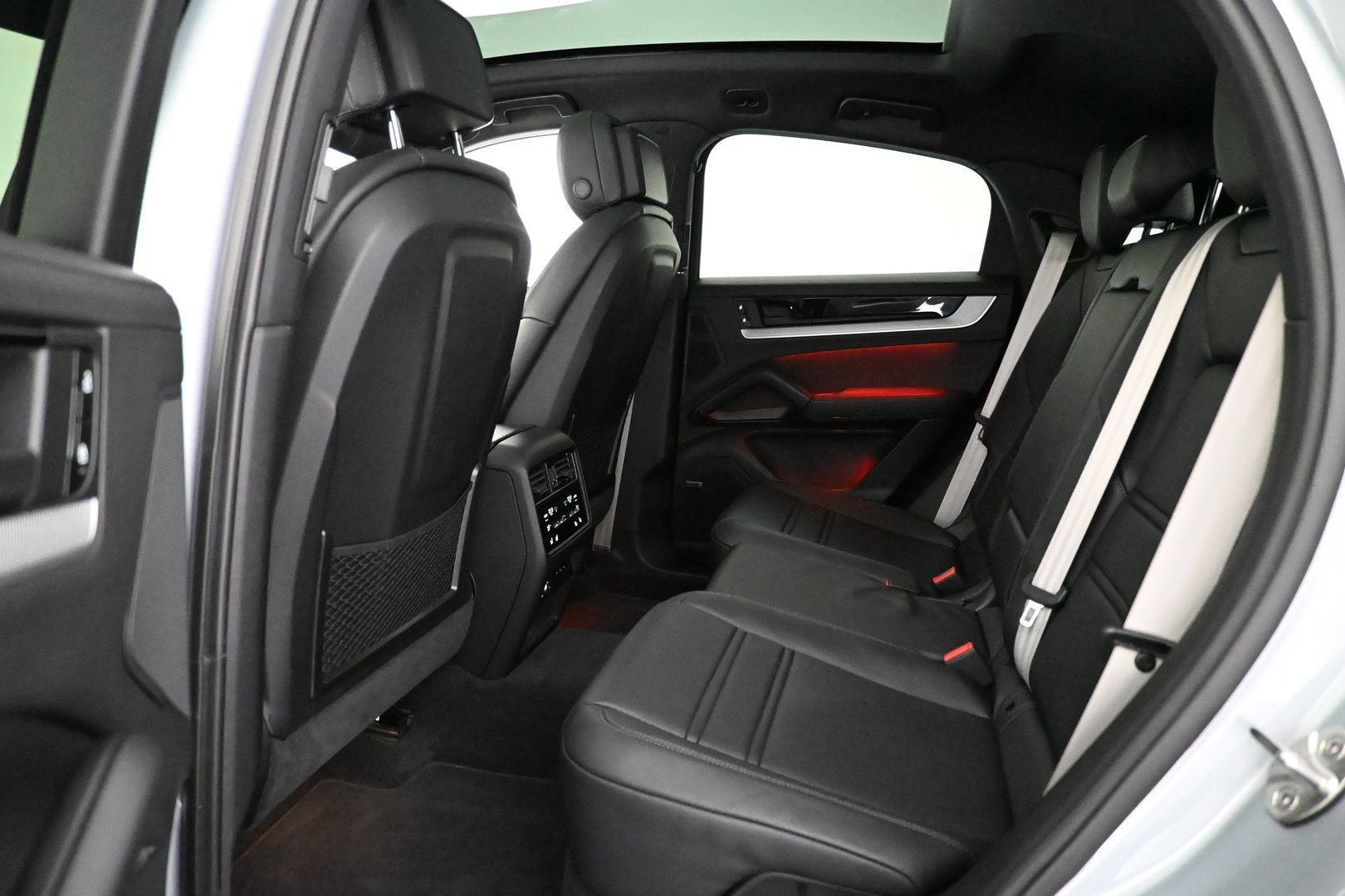 PORSCHE Cayenne 2024