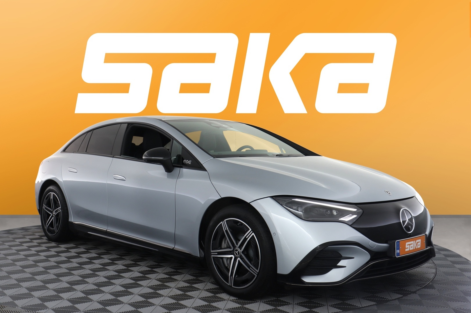 MERCEDES-BENZ EQE 2025