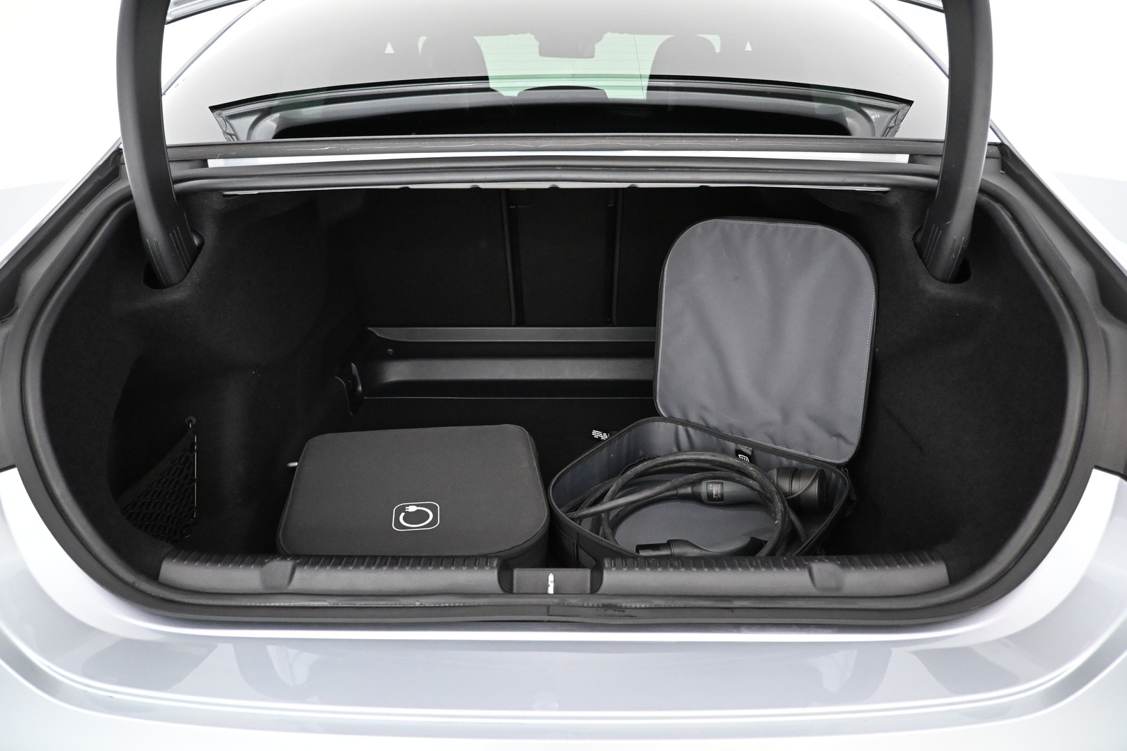 MERCEDES-BENZ EQE 2025