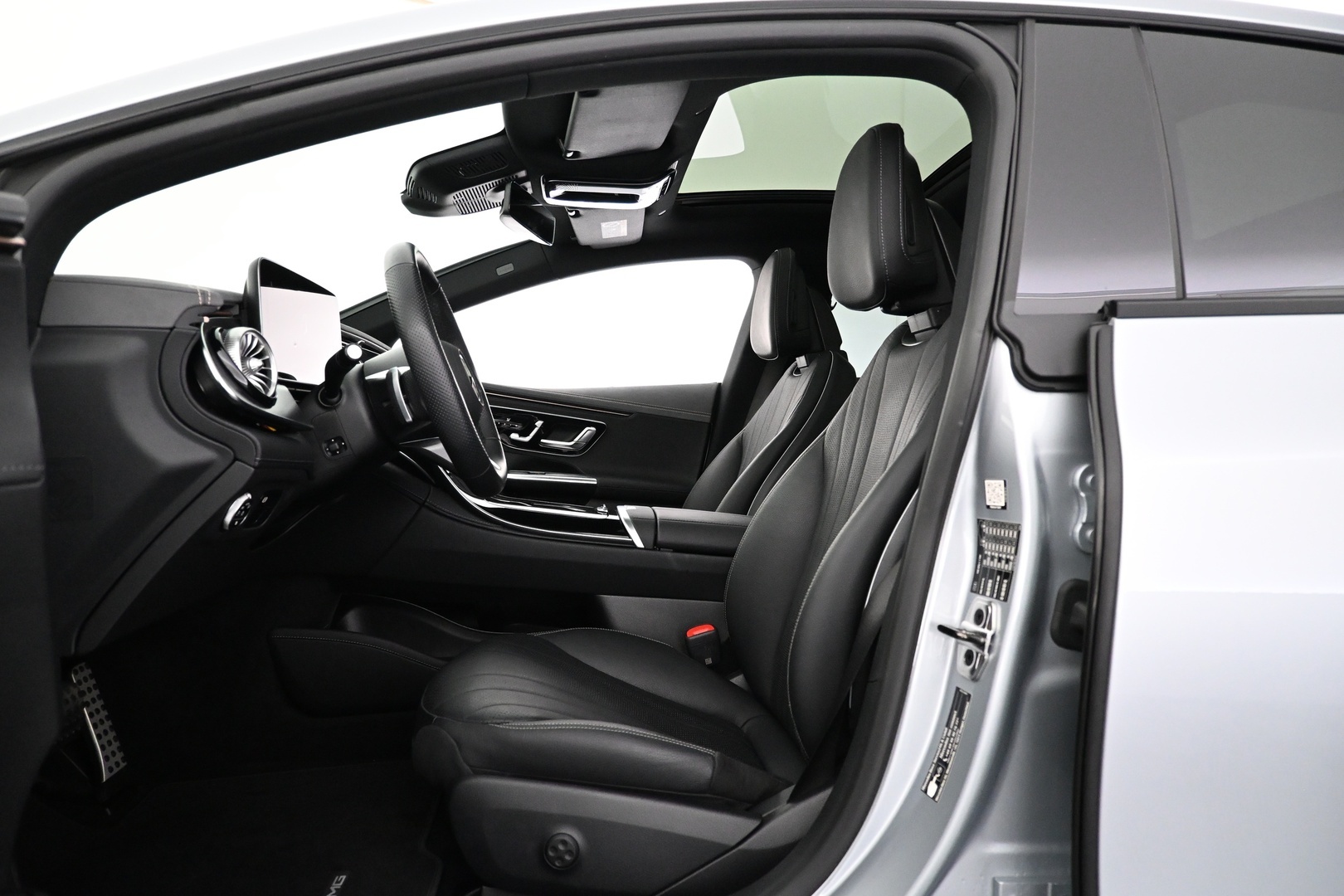 MERCEDES-BENZ EQE 2025