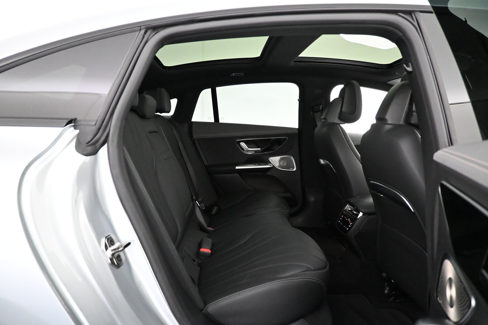 MERCEDES-BENZ EQE 2025