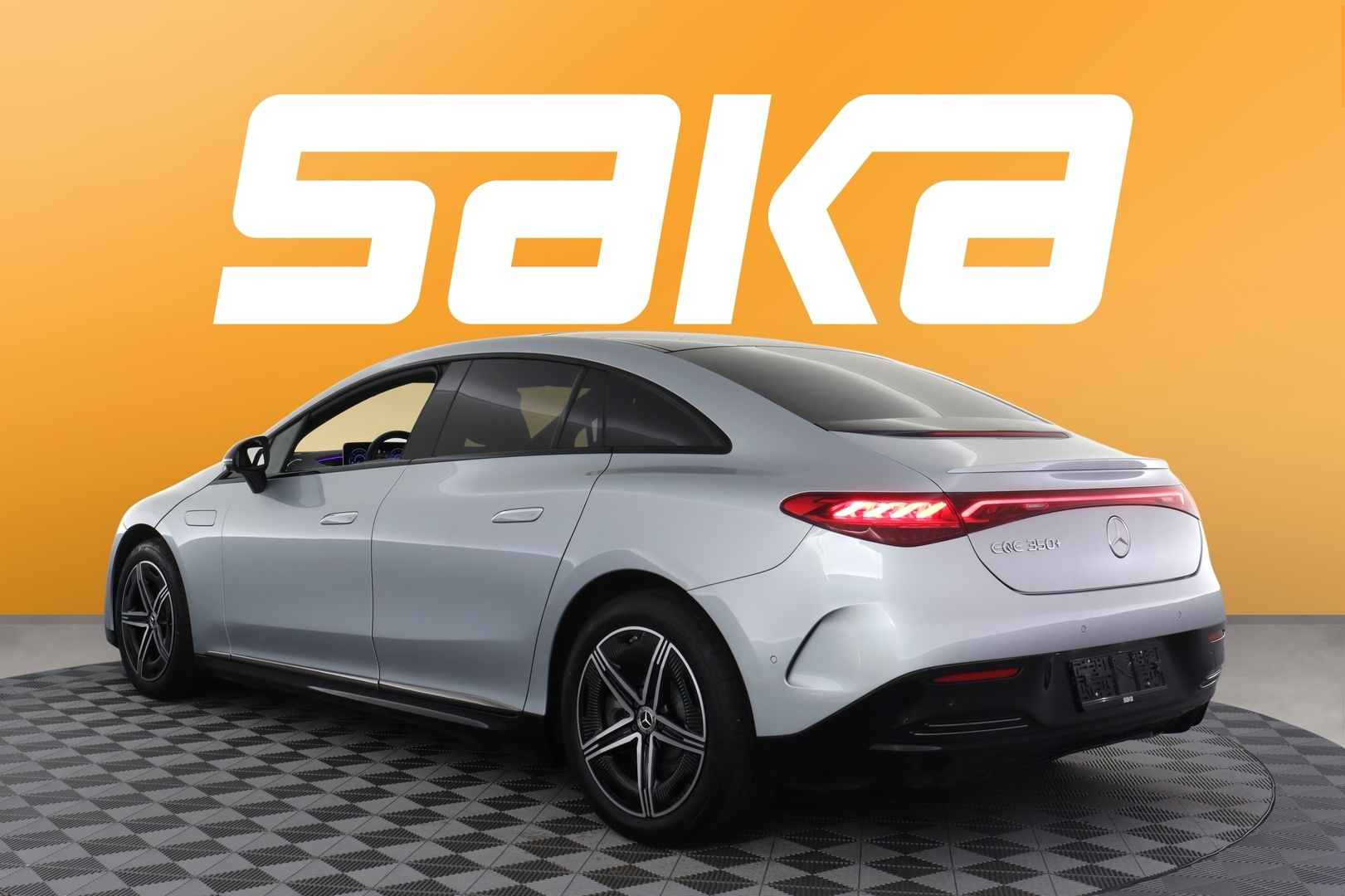 MERCEDES-BENZ EQE 2025