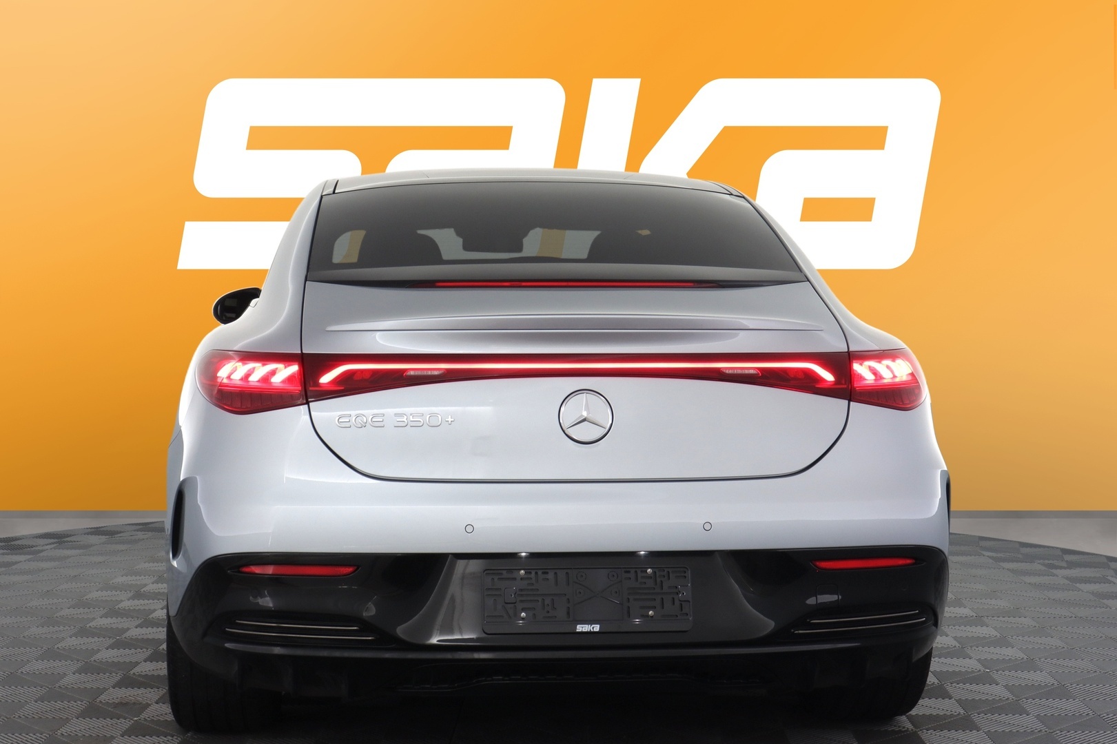 MERCEDES-BENZ EQE 2025