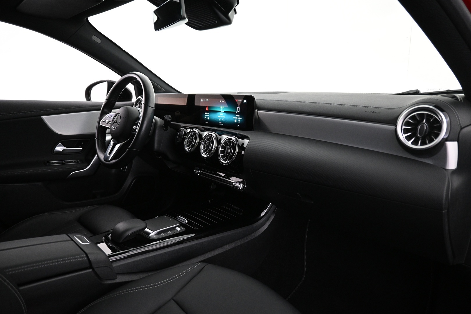 MERCEDES-BENZ A 2023
