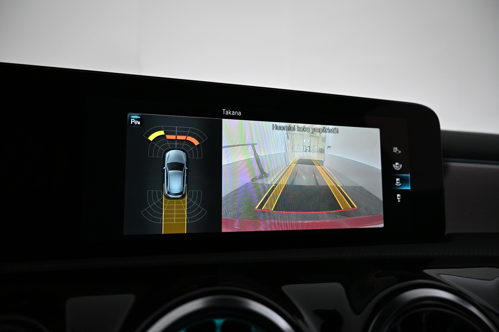 MERCEDES-BENZ A 2023