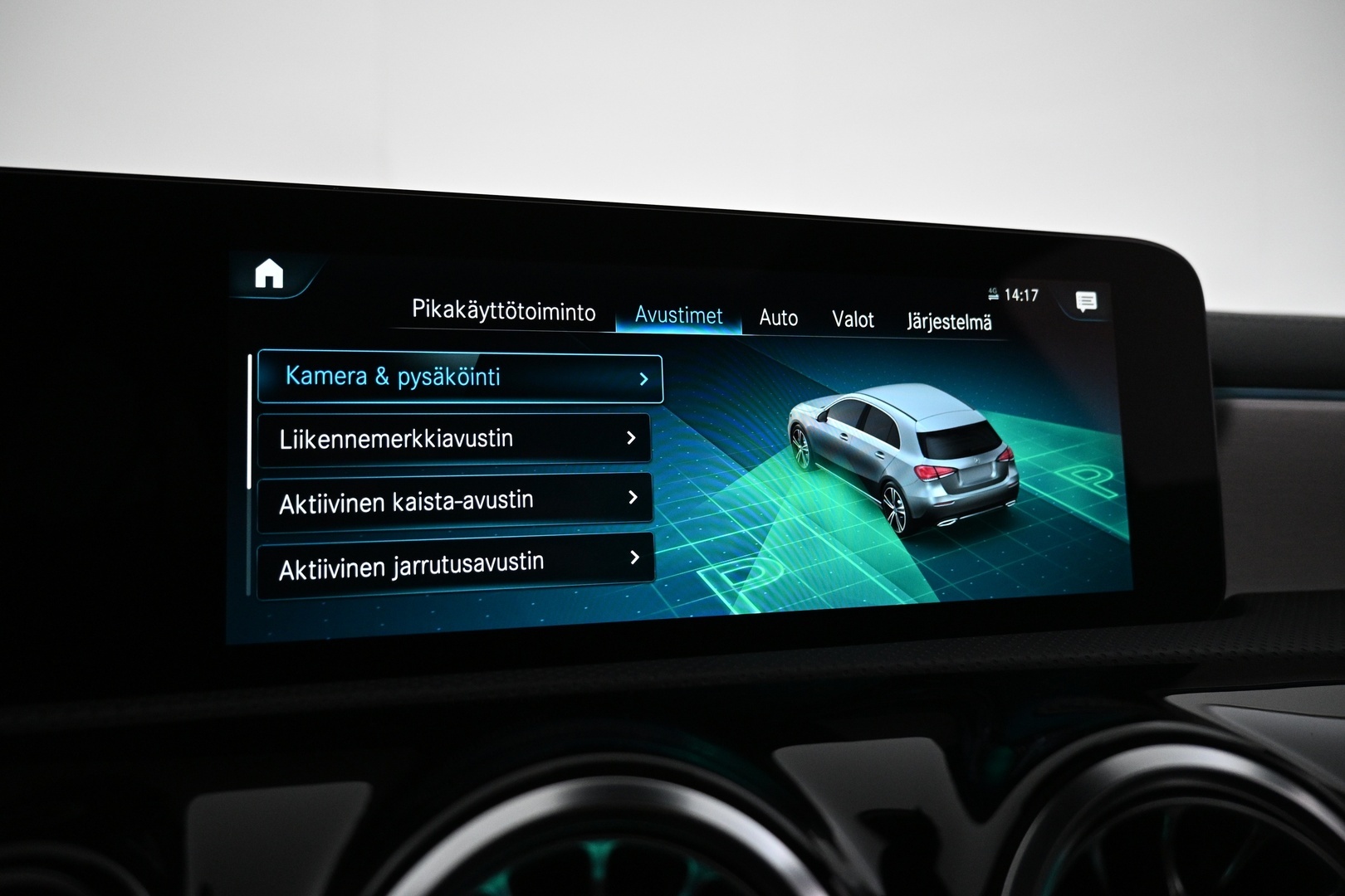 MERCEDES-BENZ A 2023