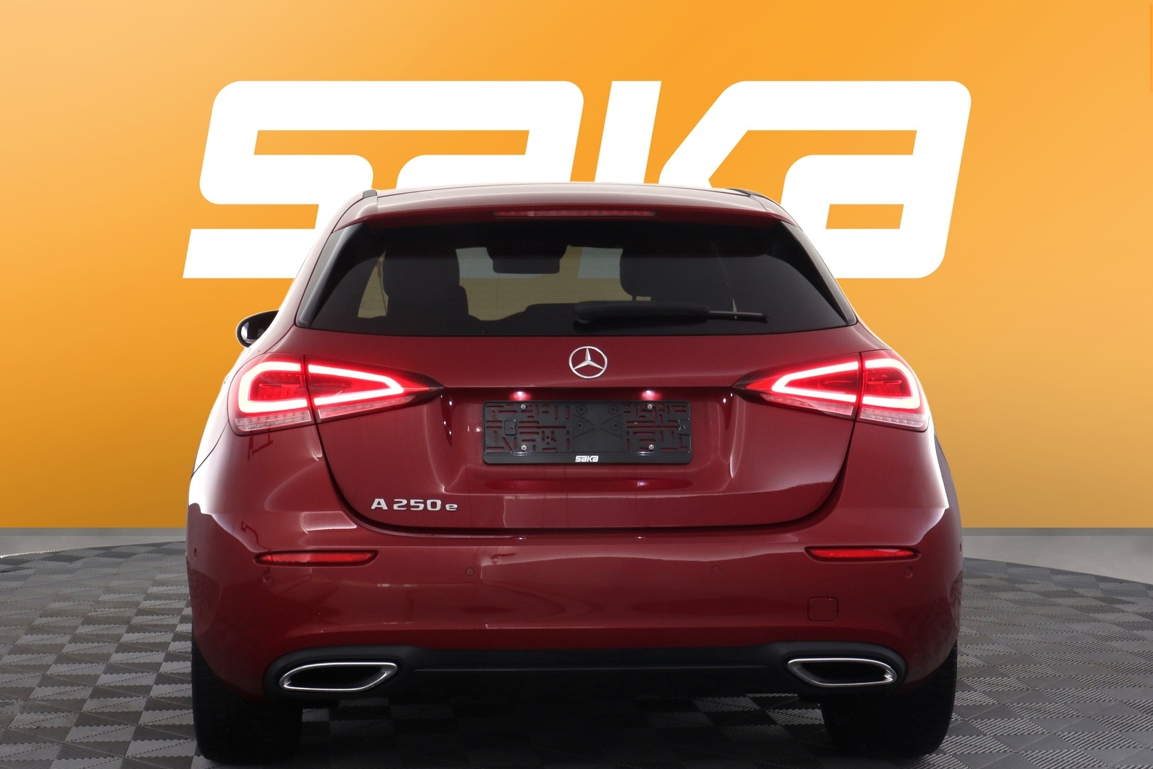 MERCEDES-BENZ A 2023