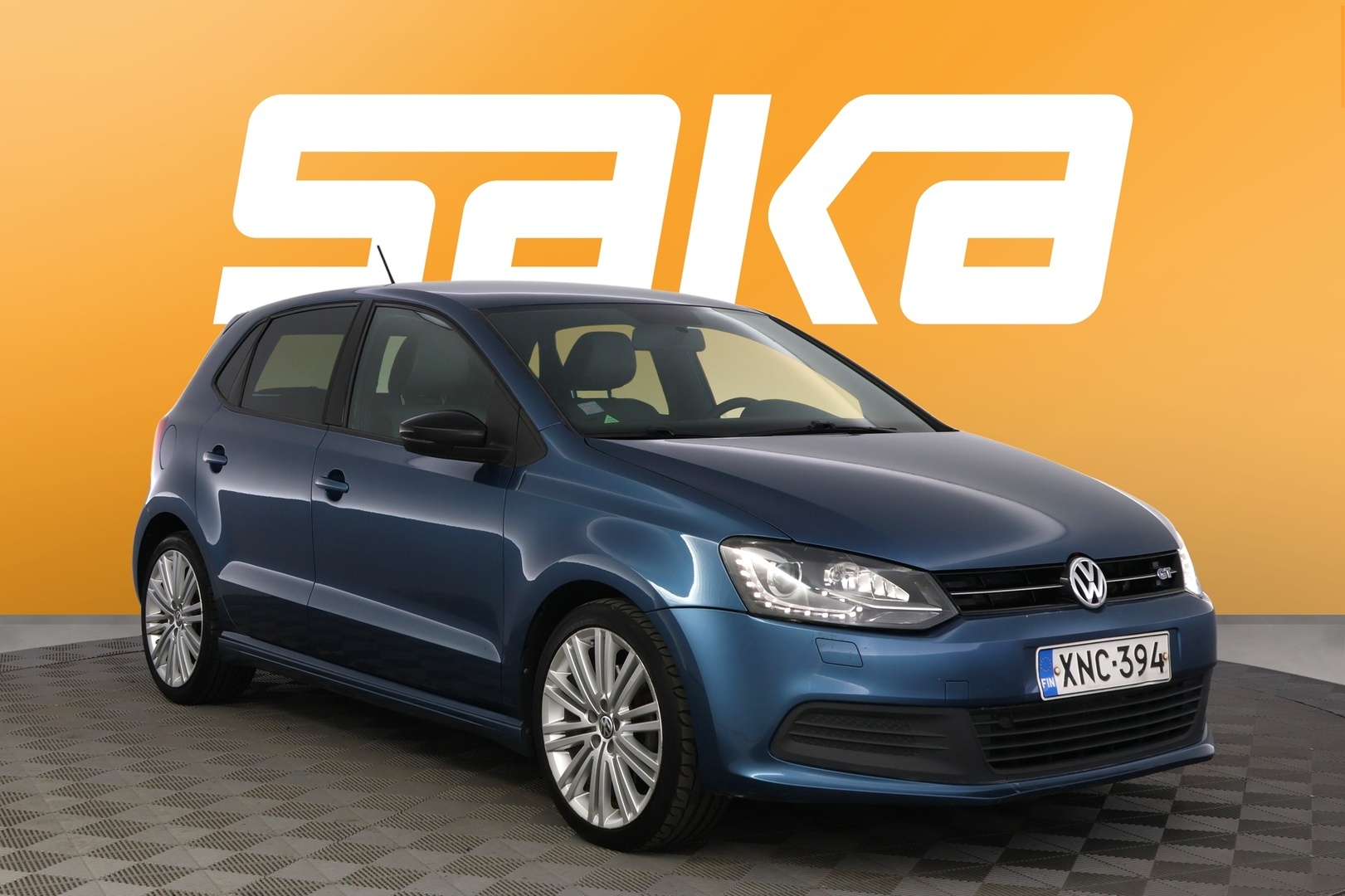 VOLKSWAGEN Polo 2014