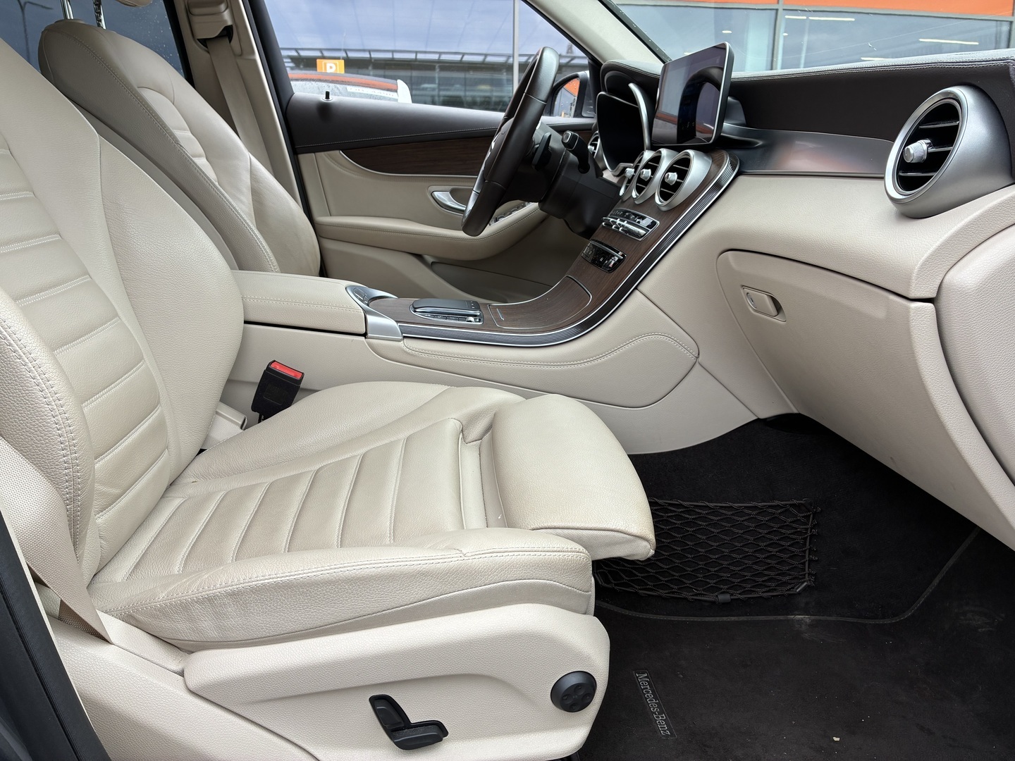 MERCEDES-BENZ GLC 2020
