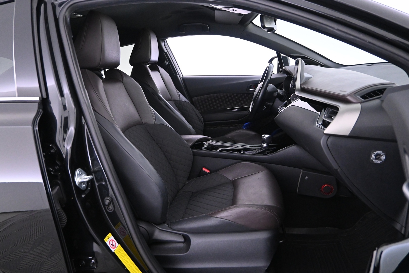 TOYOTA C-HR 2017