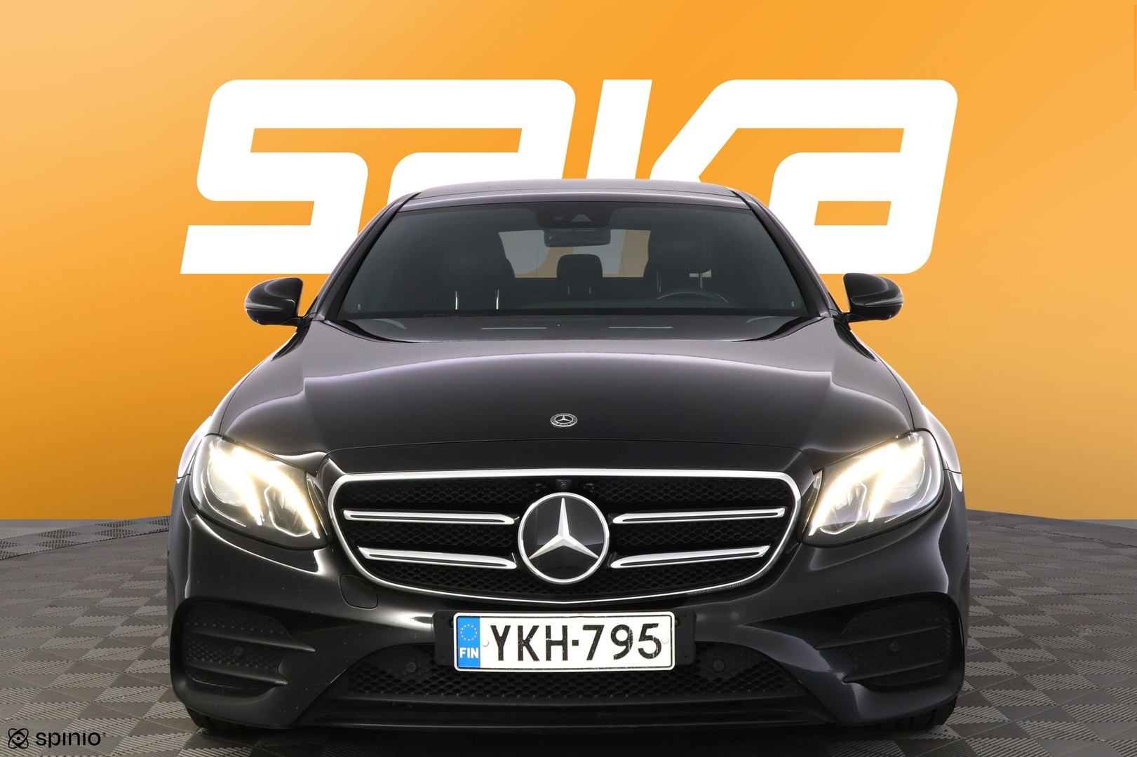 MERCEDES-BENZ E 2019