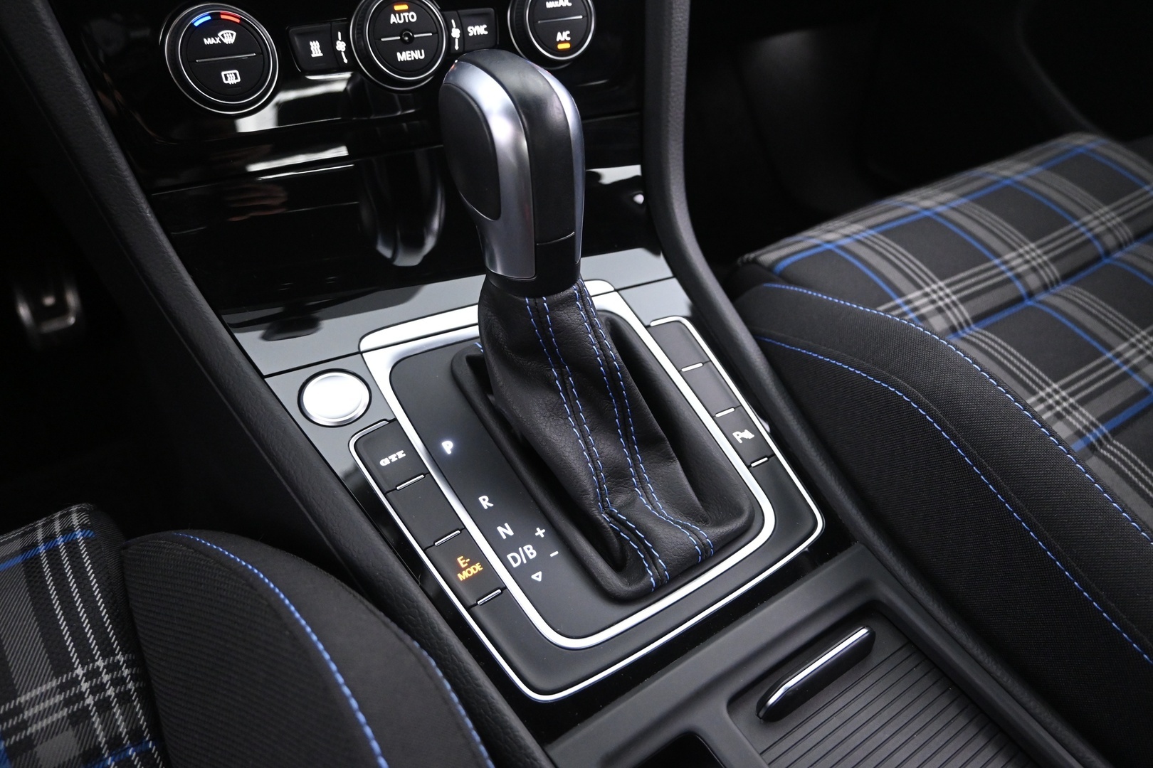 VOLKSWAGEN Golf 2020
