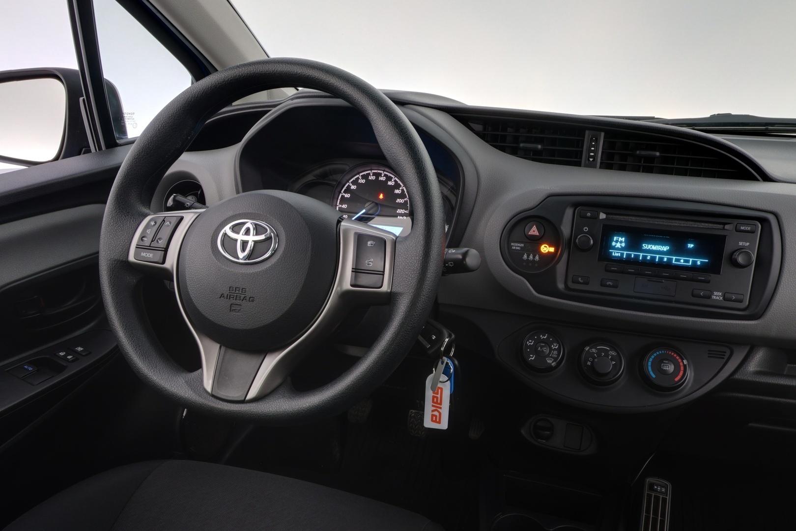 TOYOTA Yaris 2018
