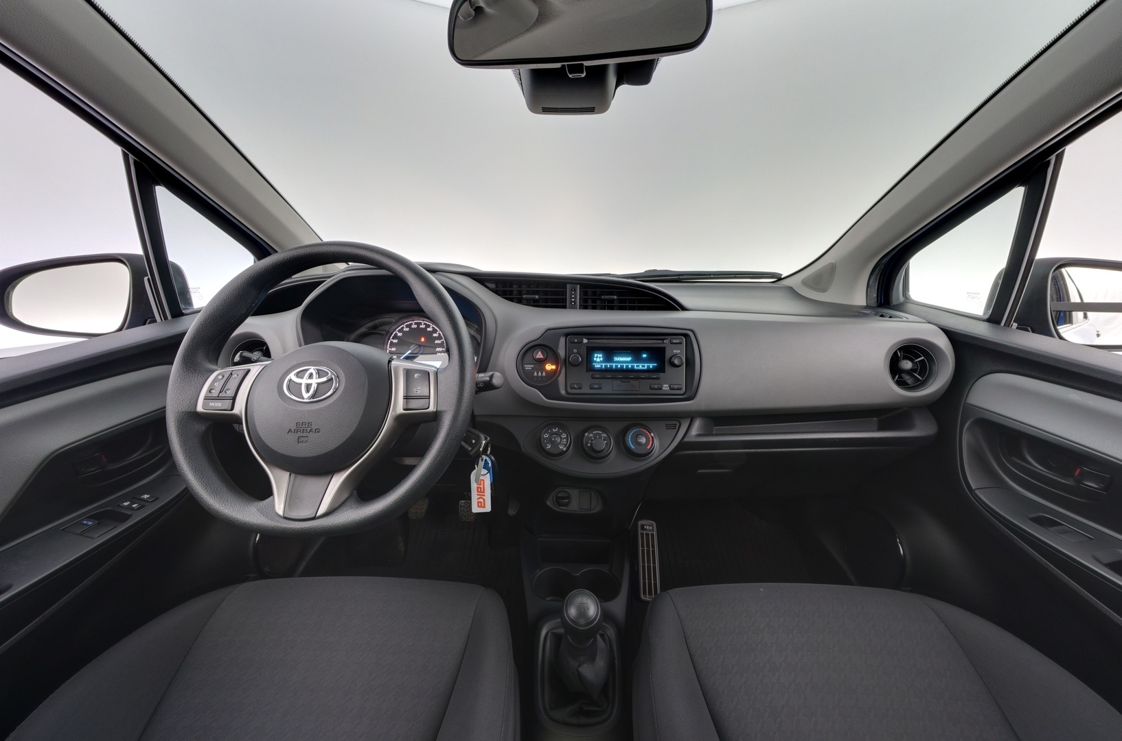 TOYOTA Yaris 2018