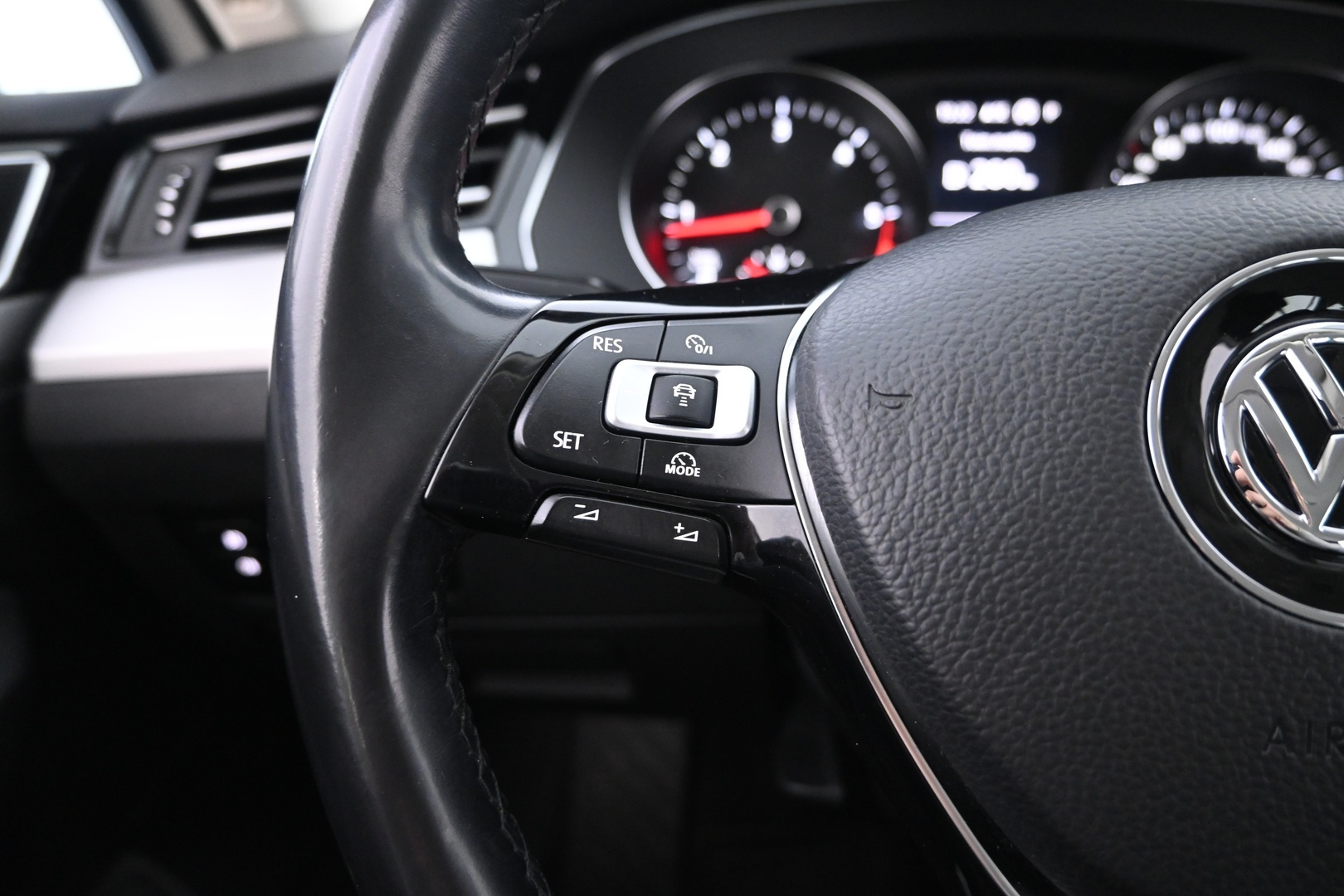 VOLKSWAGEN Passat 2018