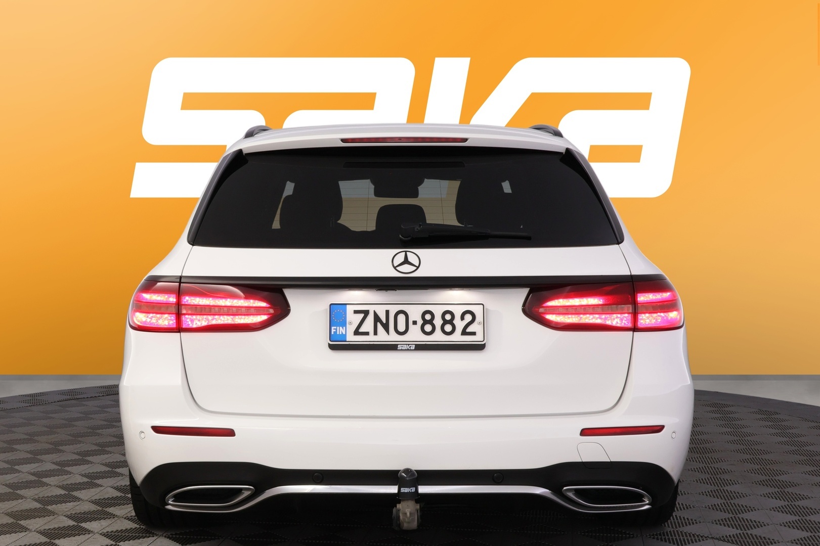 MERCEDES-BENZ E 2017