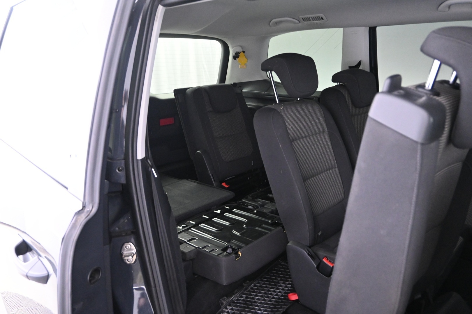 VOLKSWAGEN Sharan 2012