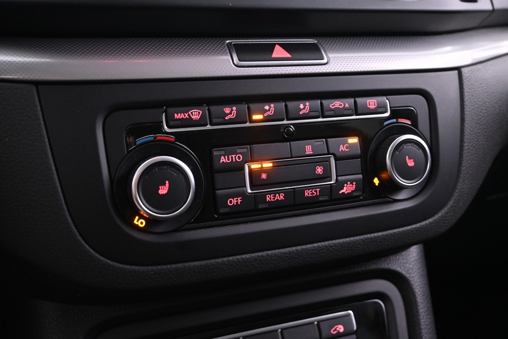 VOLKSWAGEN Sharan 2012