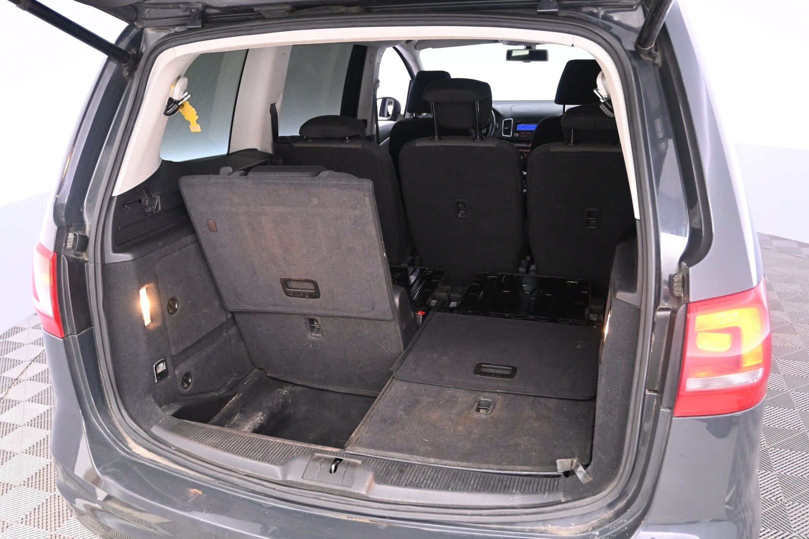VOLKSWAGEN Sharan 2012