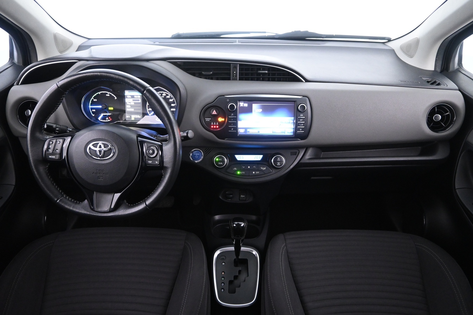 TOYOTA Yaris 2018