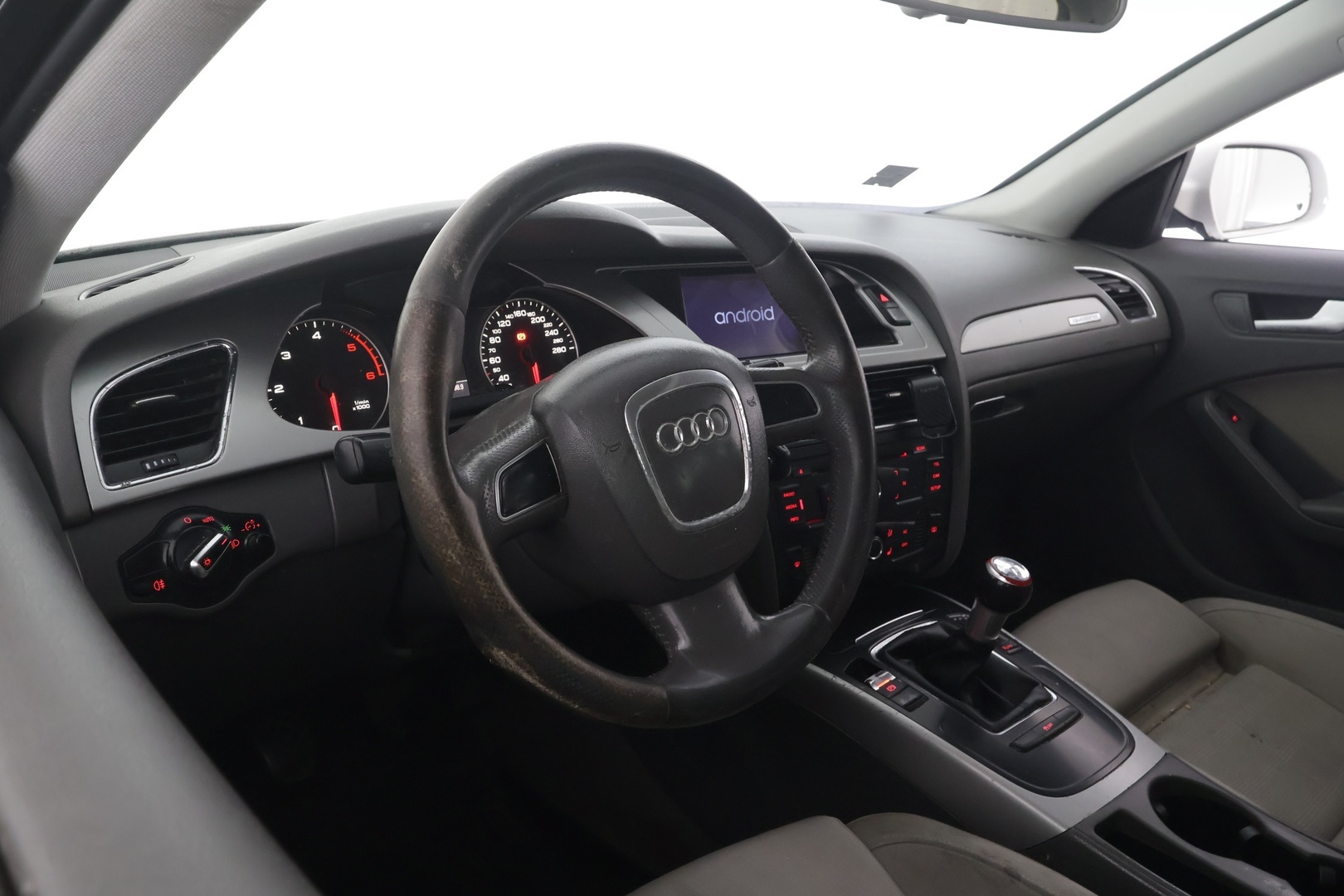 AUDI A4 2011