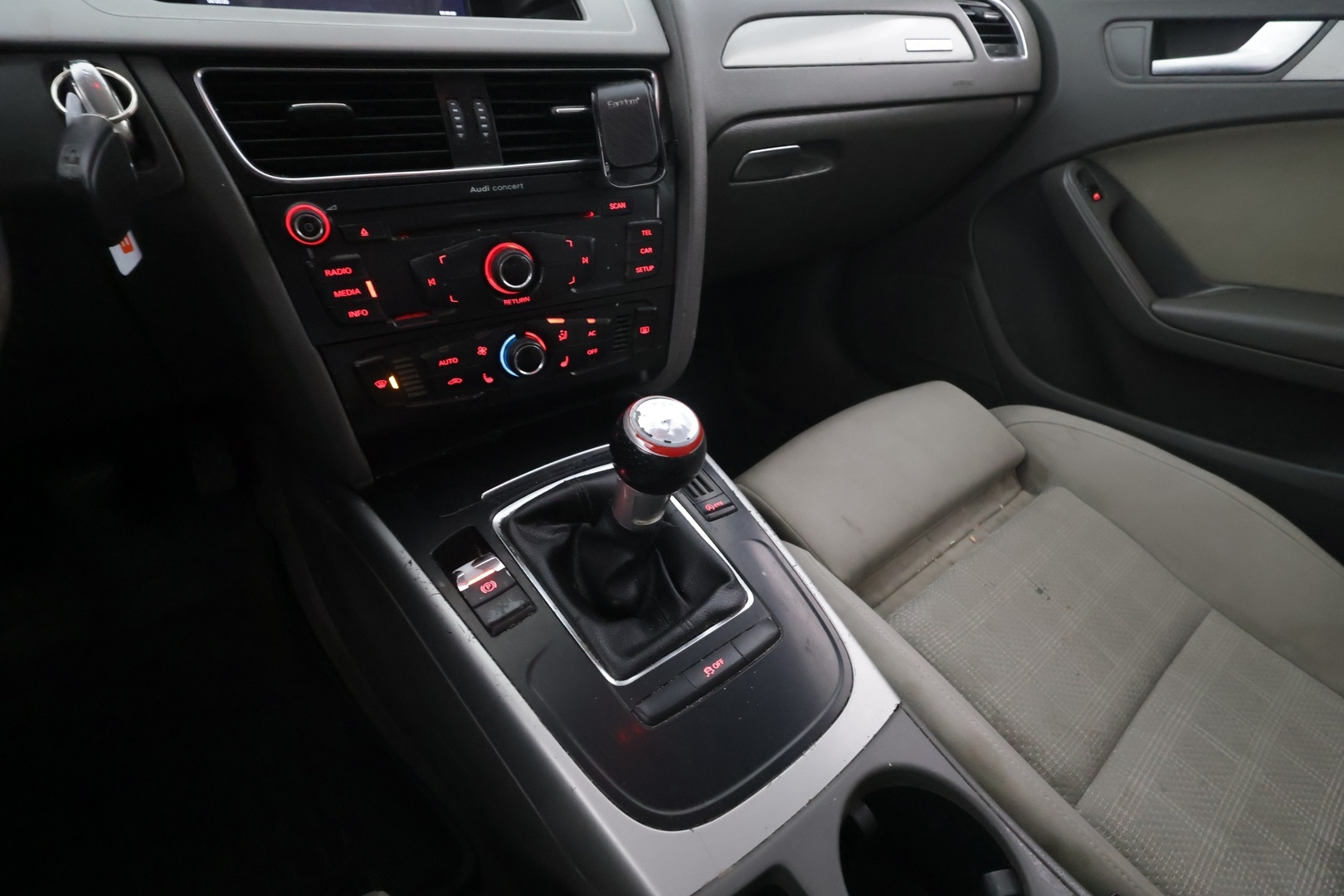AUDI A4 2011