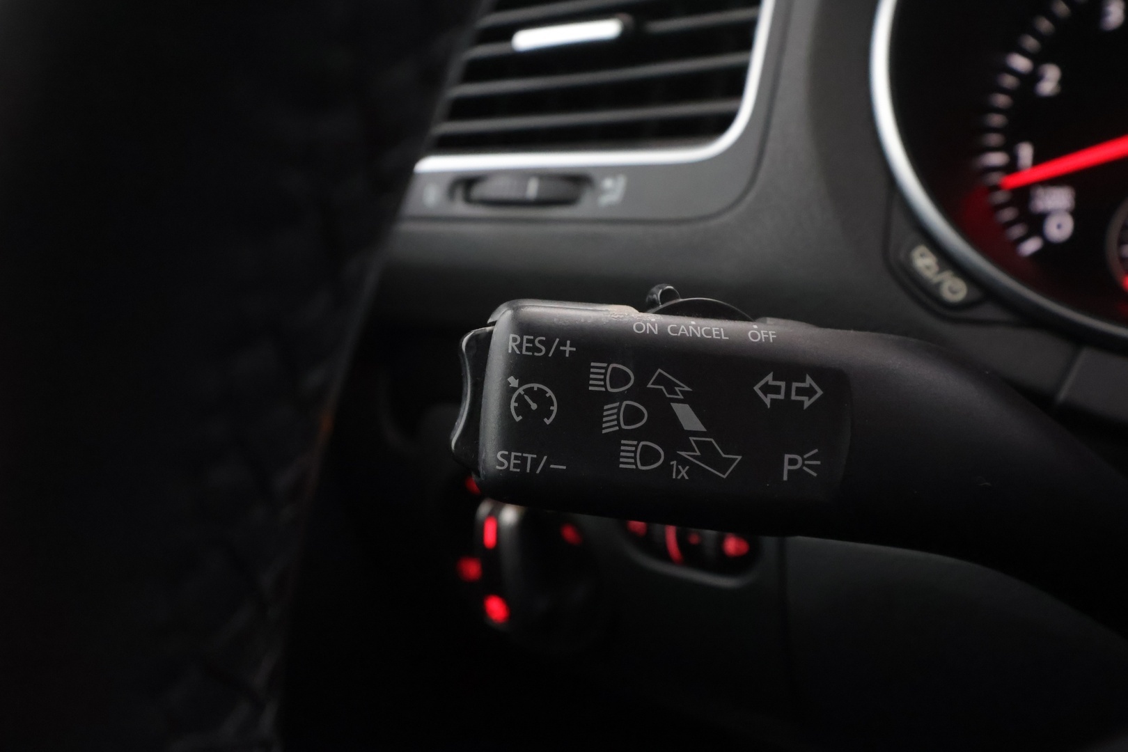 VOLKSWAGEN Golf 2013