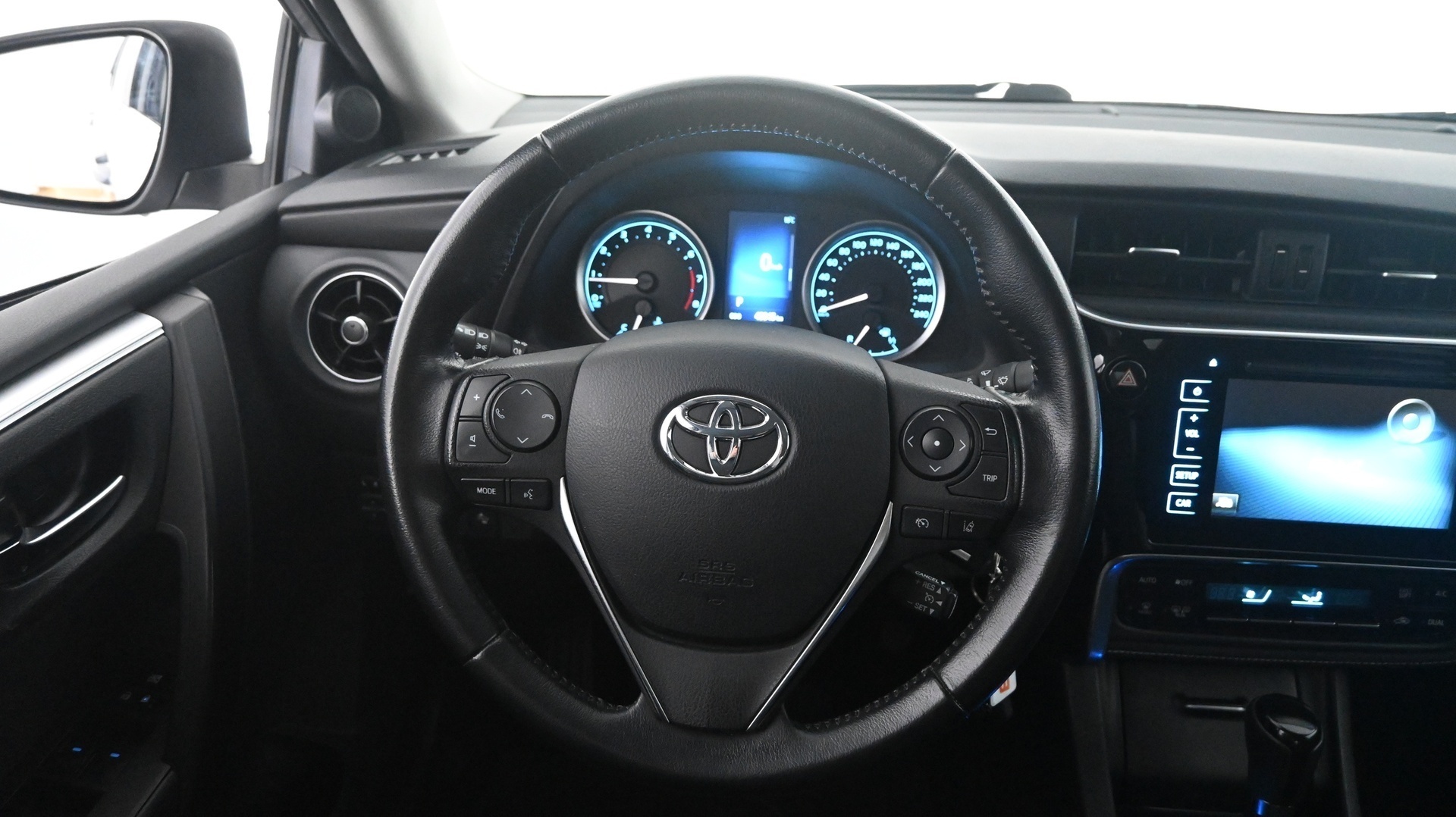 TOYOTA Corolla 2018