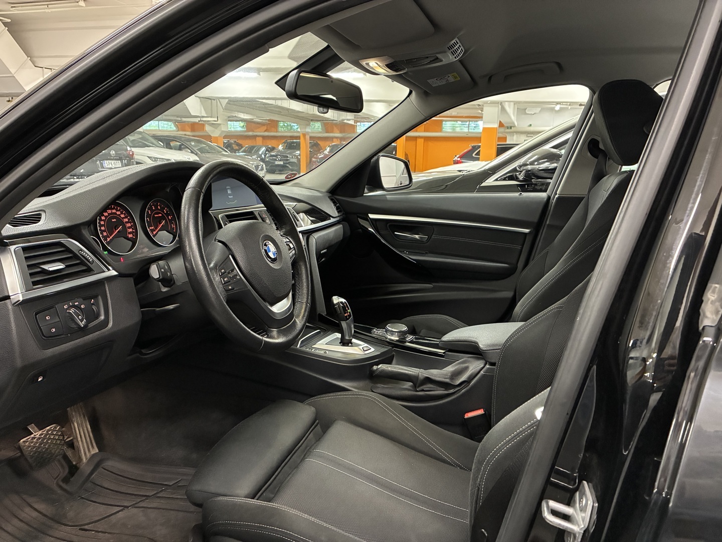 BMW 330 2018