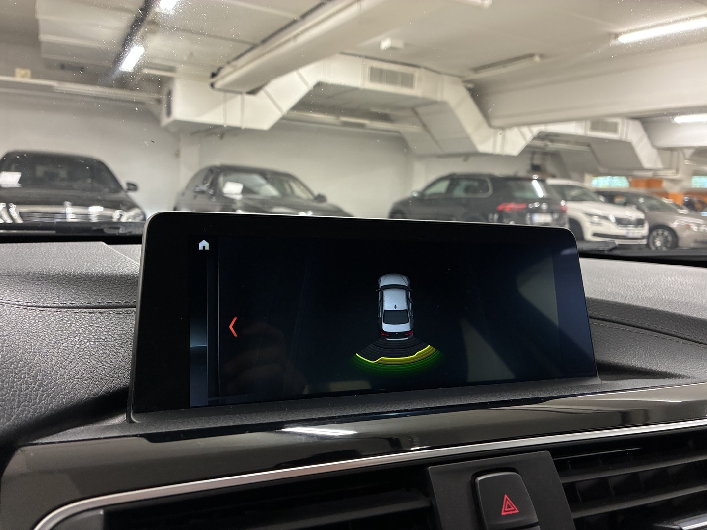 BMW 330 2018