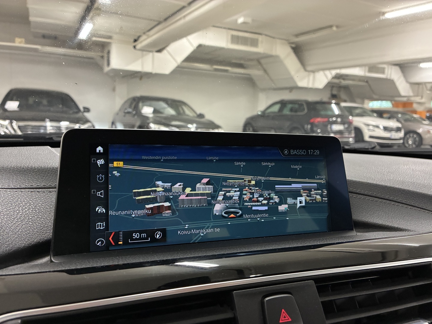 BMW 330 2018