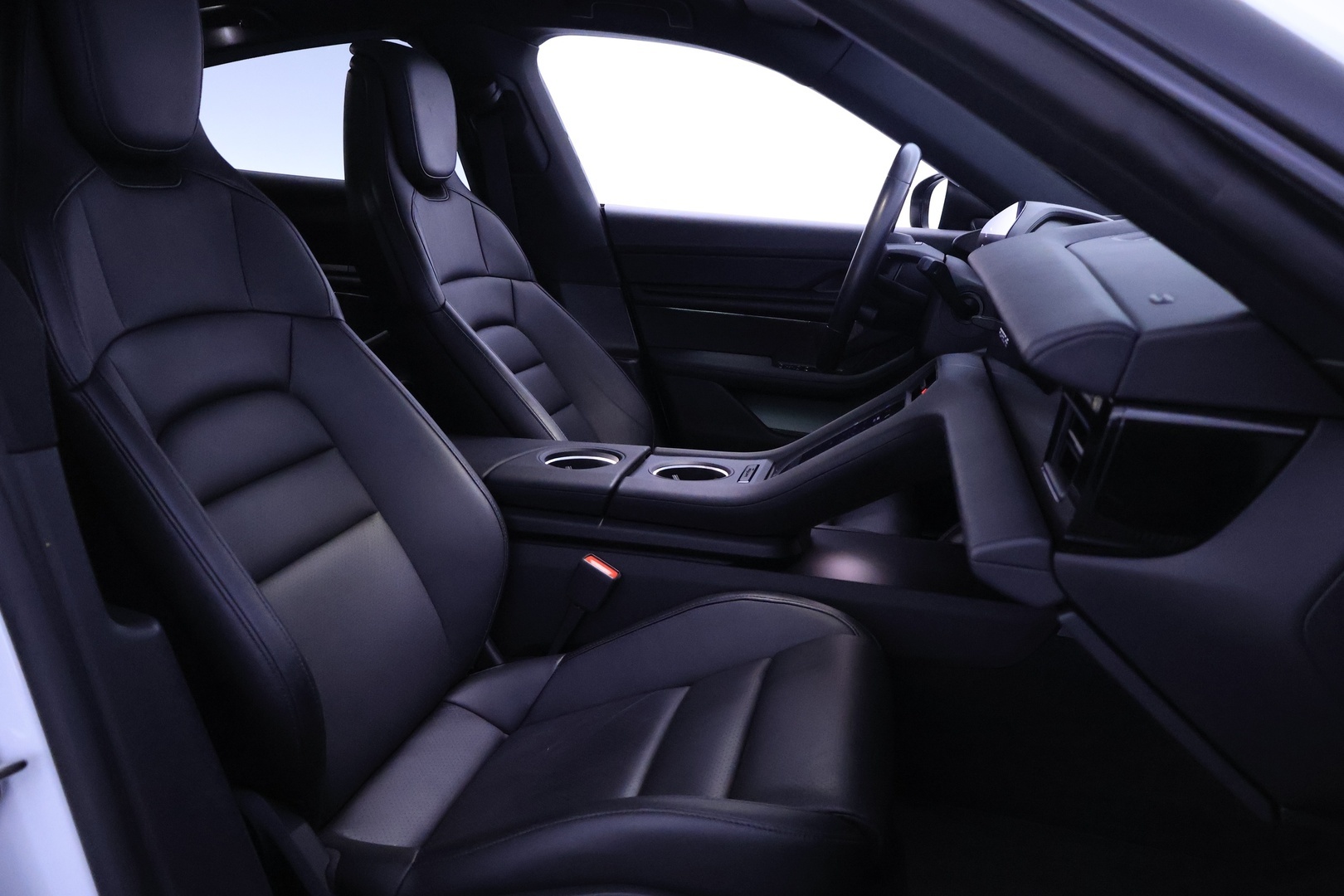 PORSCHE Taycan 2020