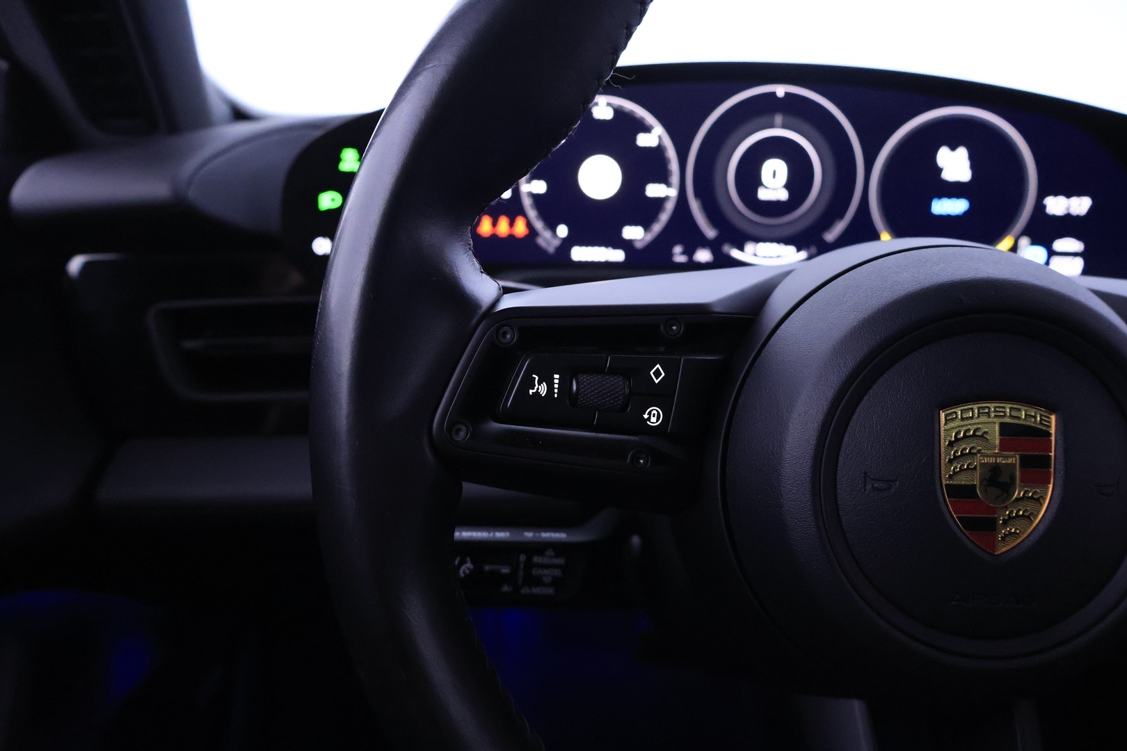 PORSCHE Taycan 2020