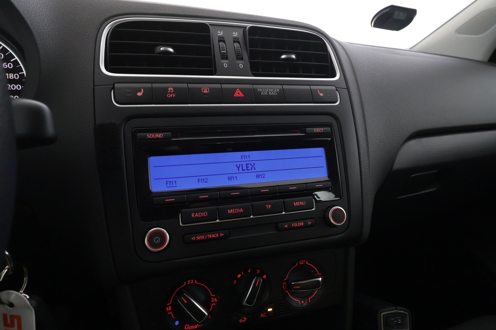 VOLKSWAGEN Polo 2011