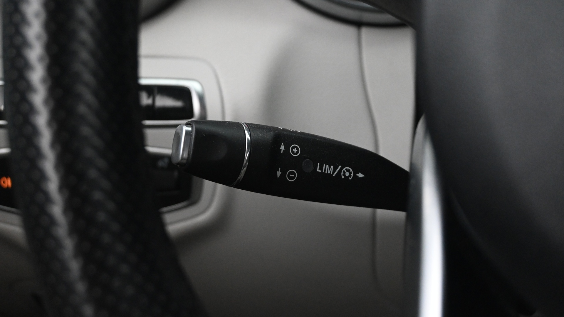 MERCEDES-BENZ C 2016