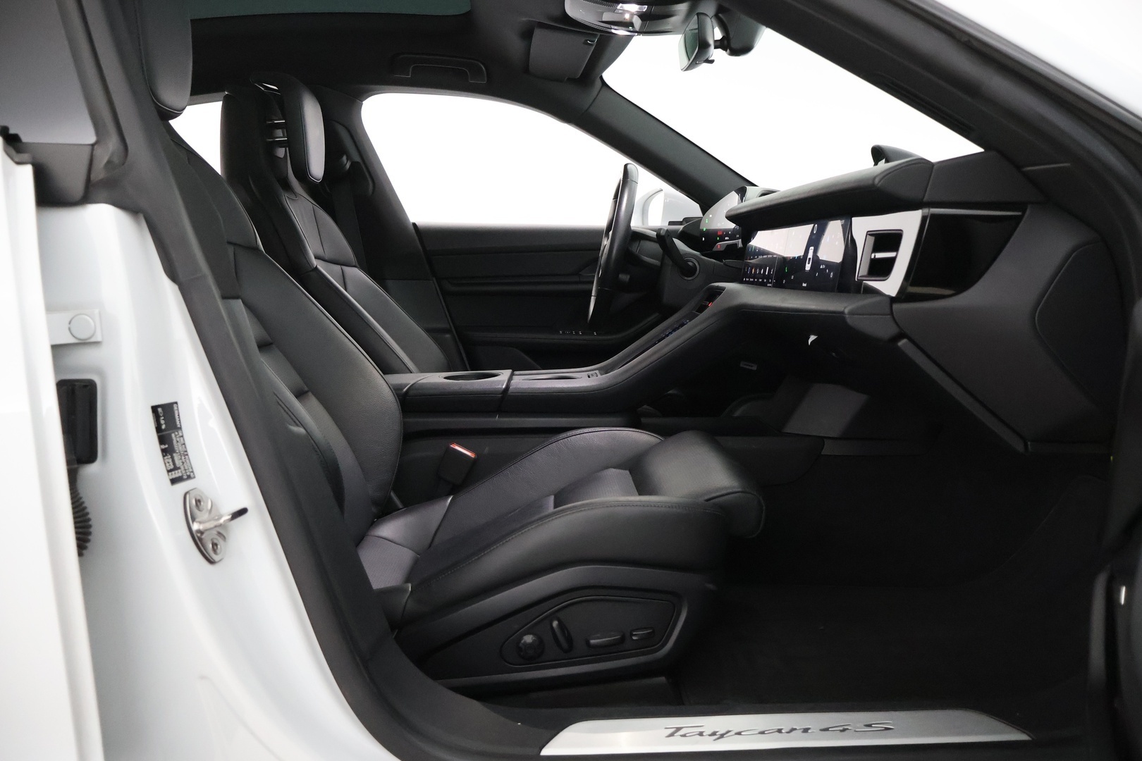 PORSCHE Taycan 2020