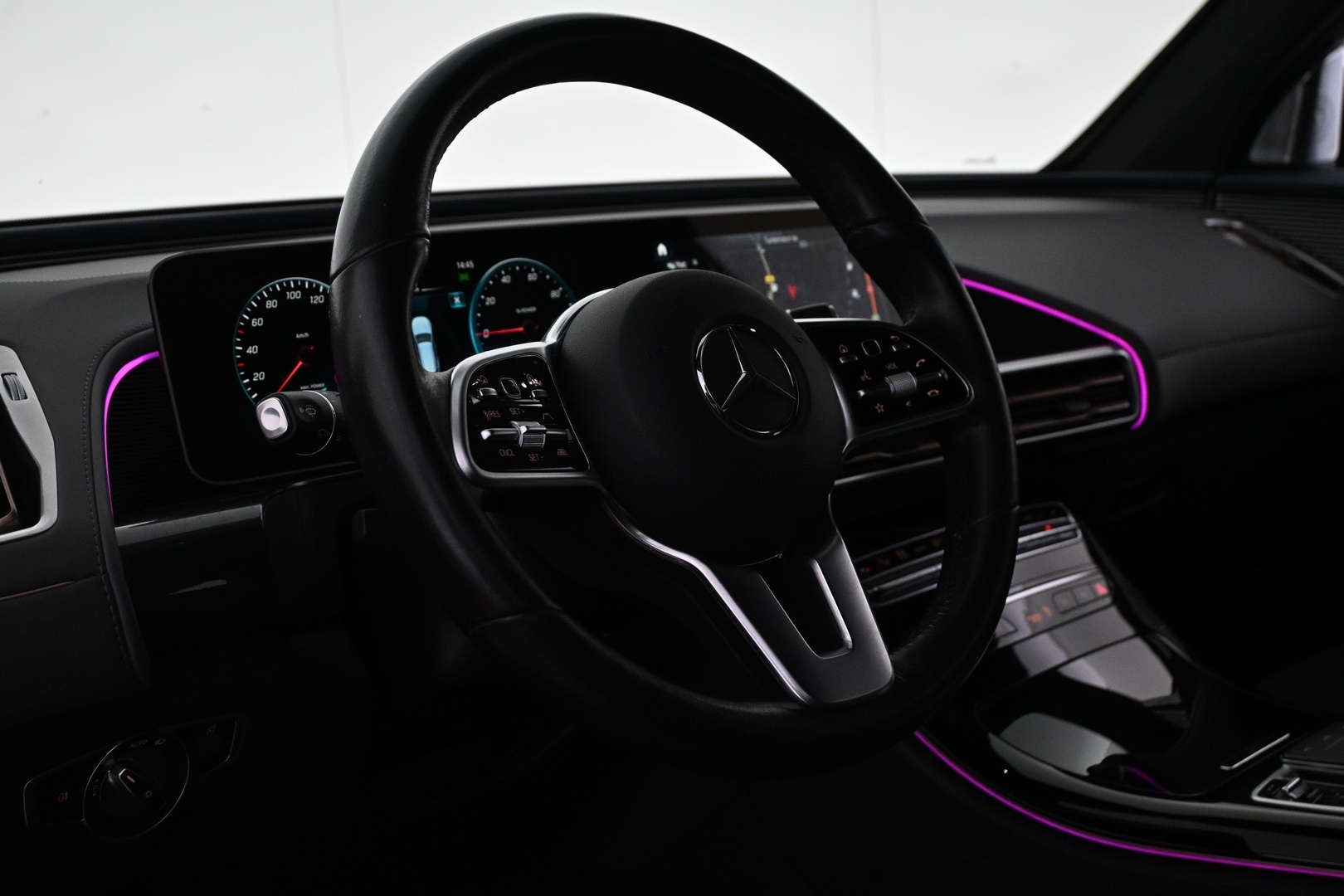 MERCEDES-BENZ EQC 2020