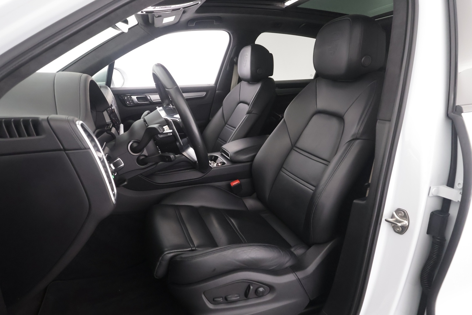 PORSCHE Cayenne 2023